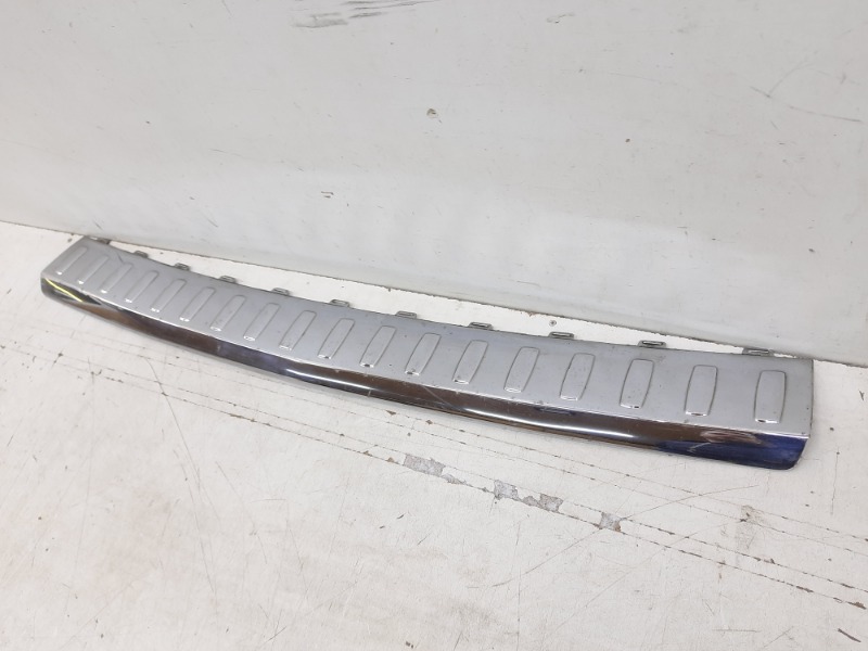 Молдинг заднего бампера