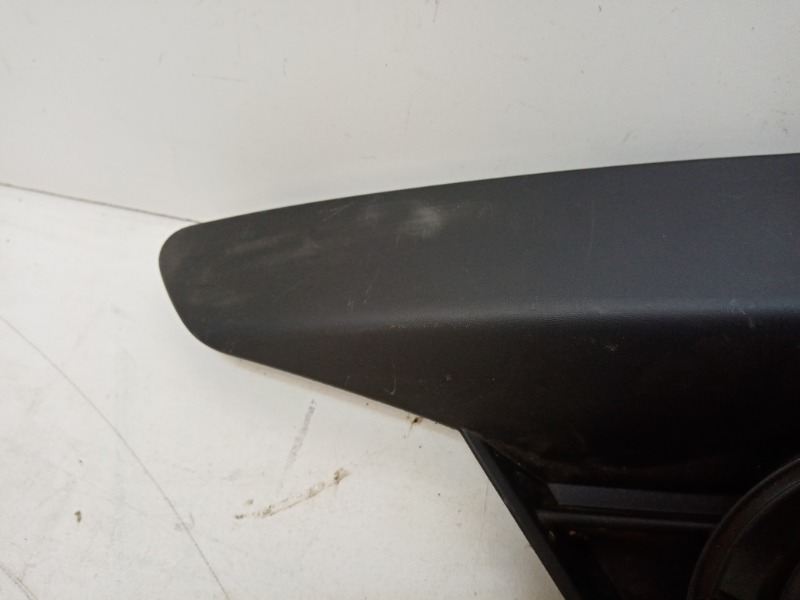 Рамка противотуманной фары левой