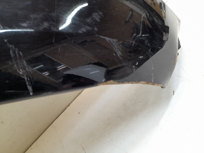 Крыло переднее правое