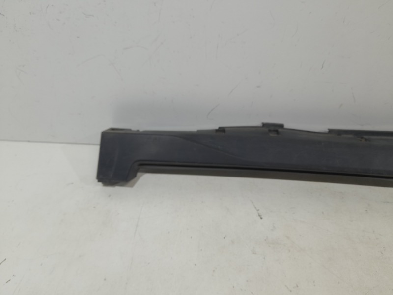 Порог правый