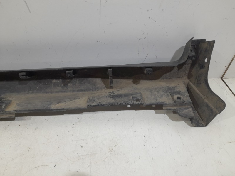 Порог правый