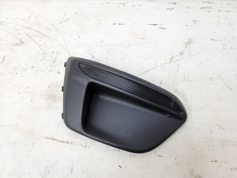 Рамка противотуманной фары правой