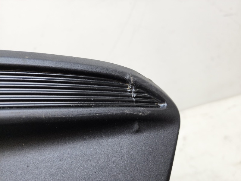 Рамка противотуманной фары правой