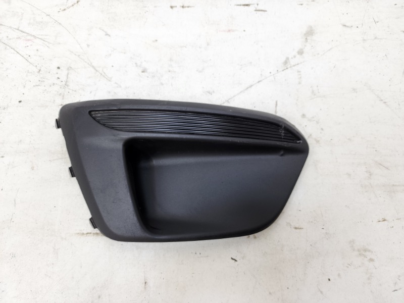 Рамка противотуманной фары правой