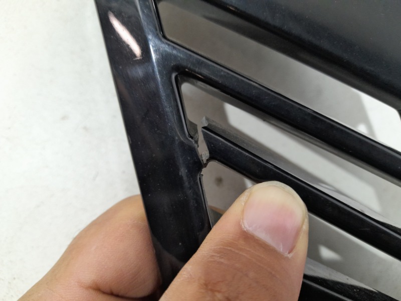 Накладка переднего бампера