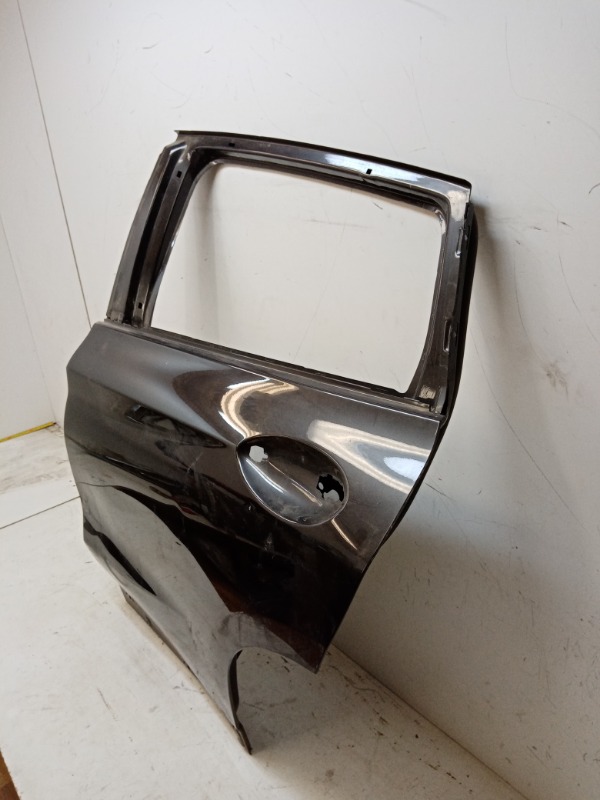 Дверь задняя левая