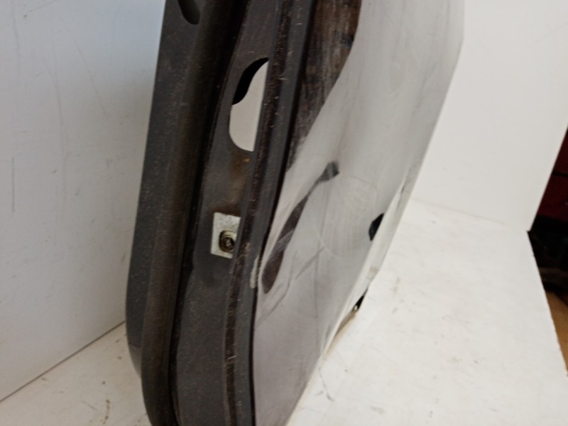 Дверь задняя левая