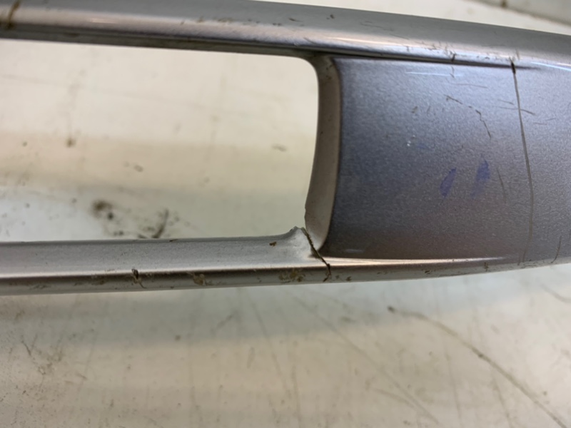 Молдинг переднего бампера правый