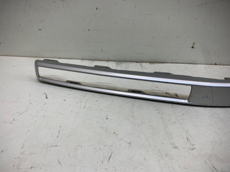 Молдинг переднего бампера правый