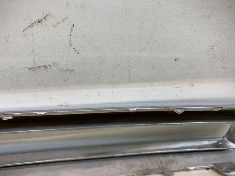 Рамка противотуманной фары правой