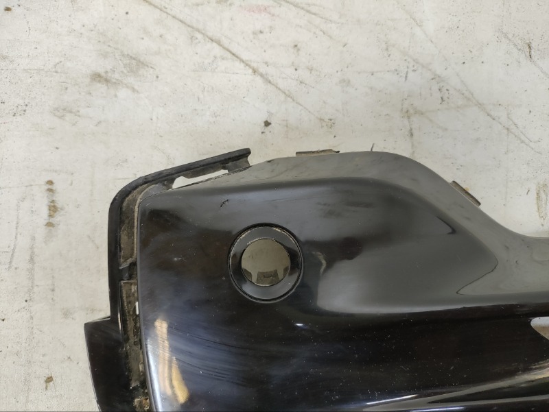 Рамка противотуманной фары правой