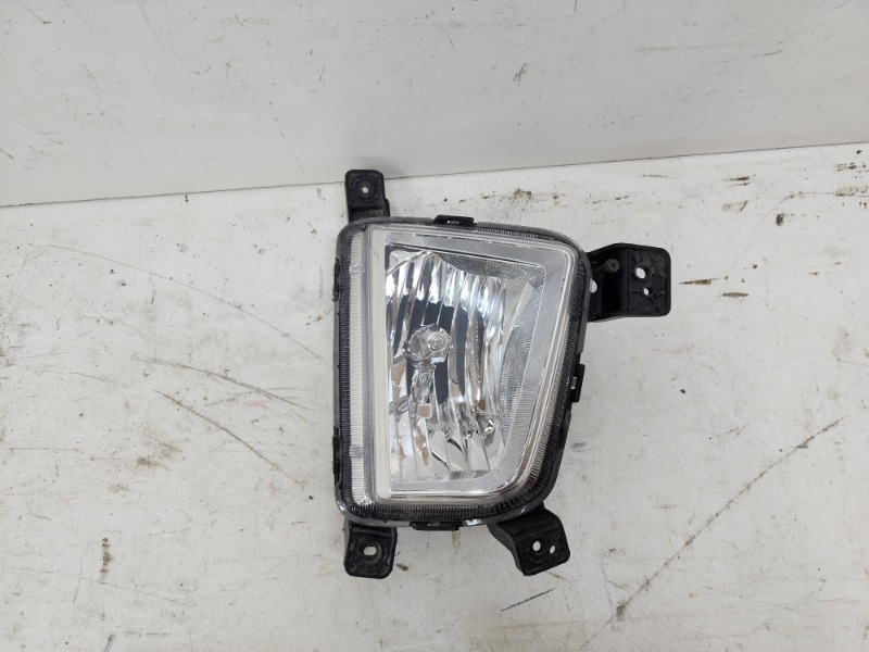 Фара противотуманная правая