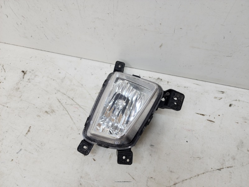 Фара противотуманная правая