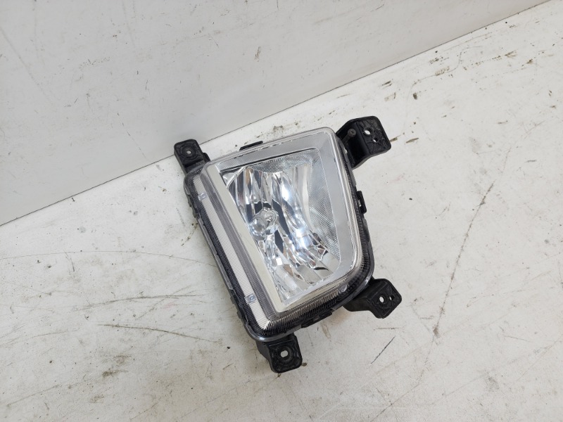 Фара противотуманная правая