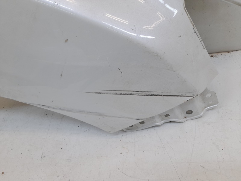 Крыло переднее правое