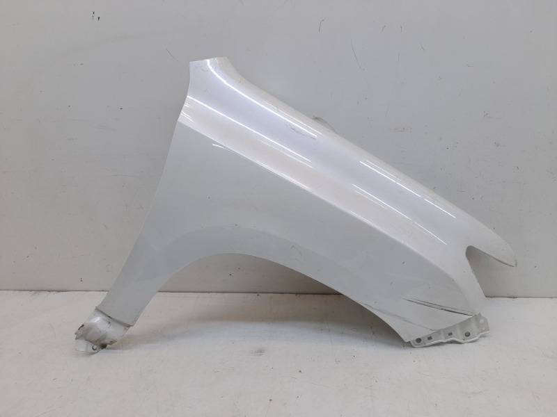 Крыло переднее правое