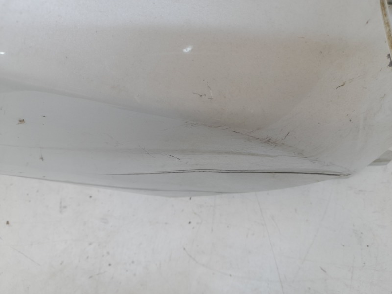 Крыло переднее правое