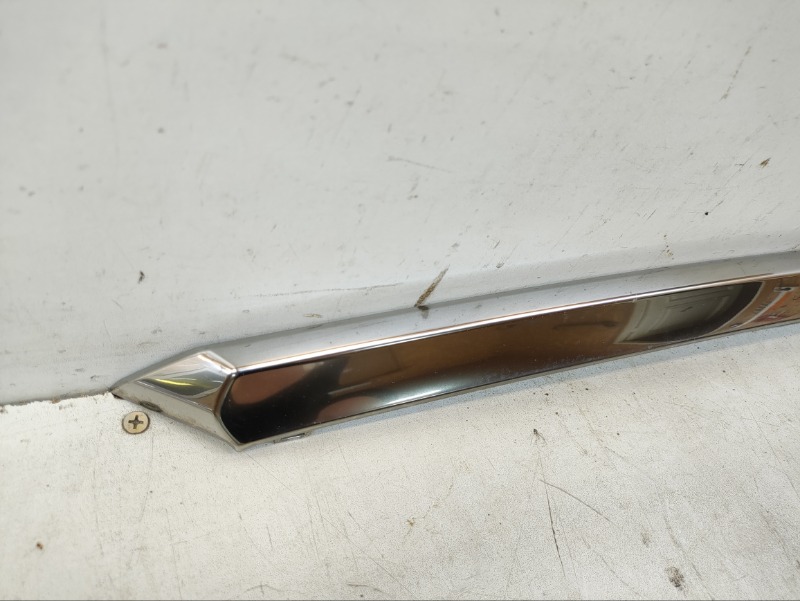 Накладка двери багажника