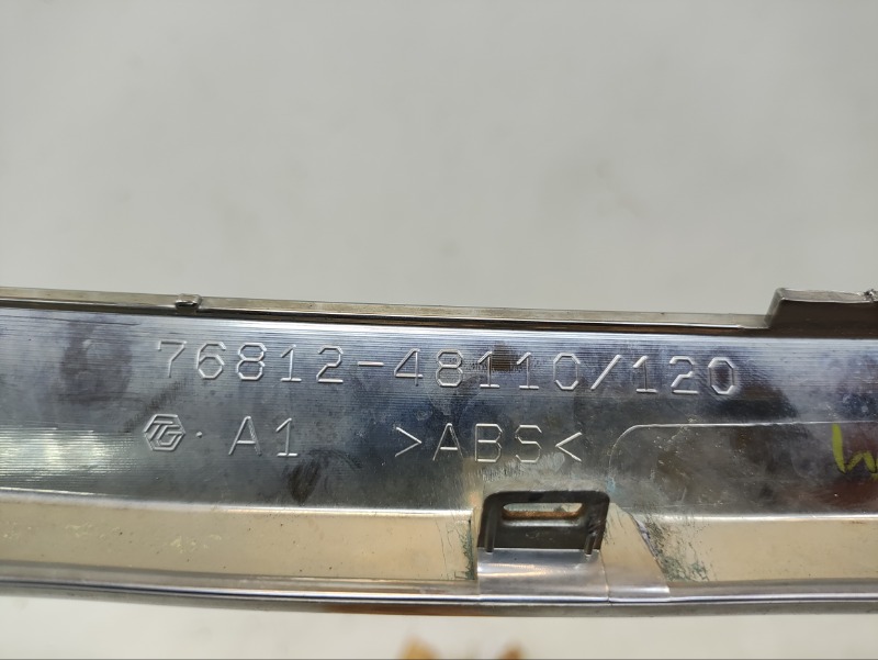 Накладка двери багажника