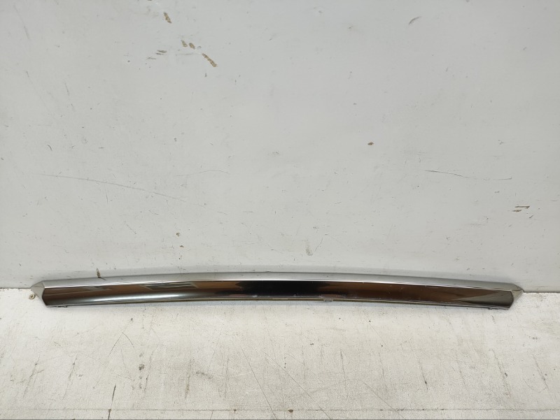 Накладка двери багажника