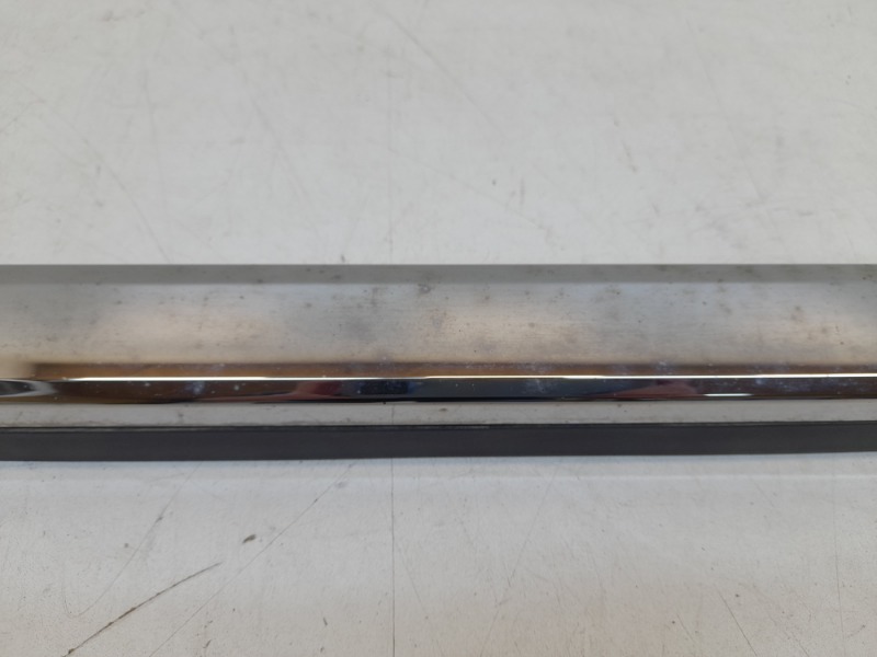 Молдинг двери