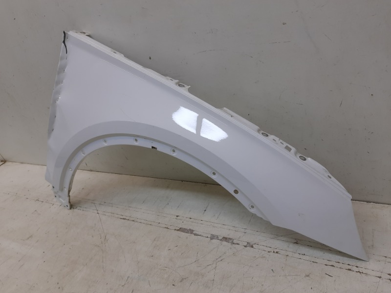 Крыло переднее правое