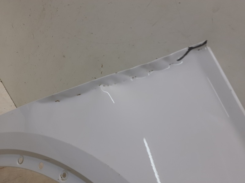 Крыло переднее правое