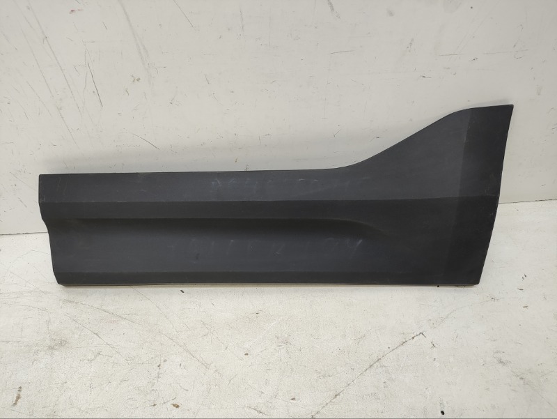 Накладка двери задней левой