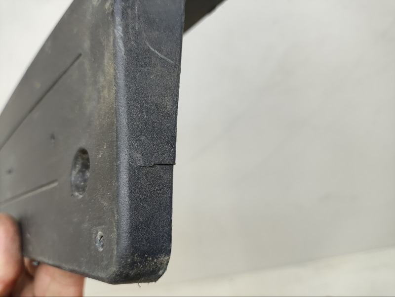 Накладка переднего бампера под номер