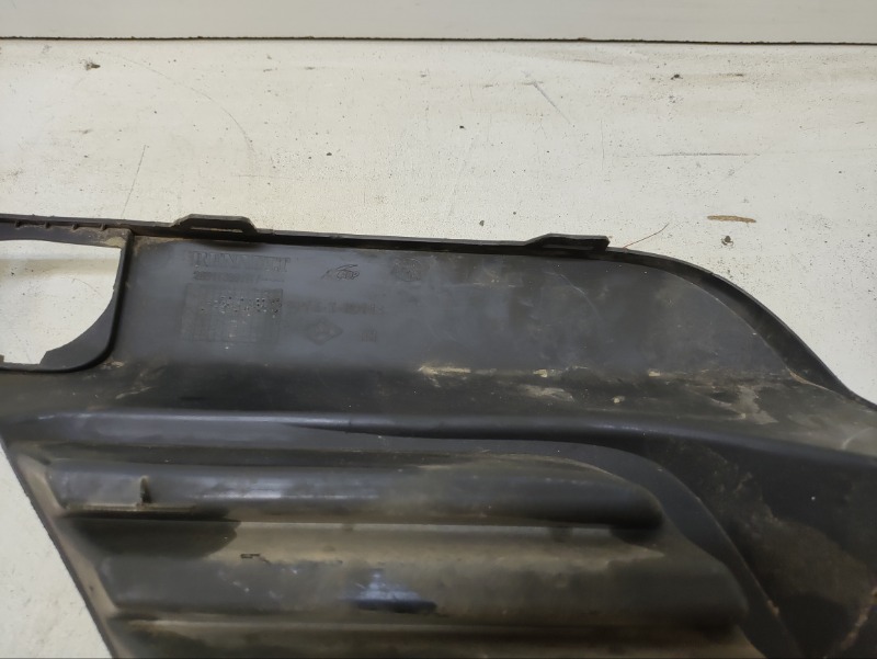 Накладка переднего бампера правая