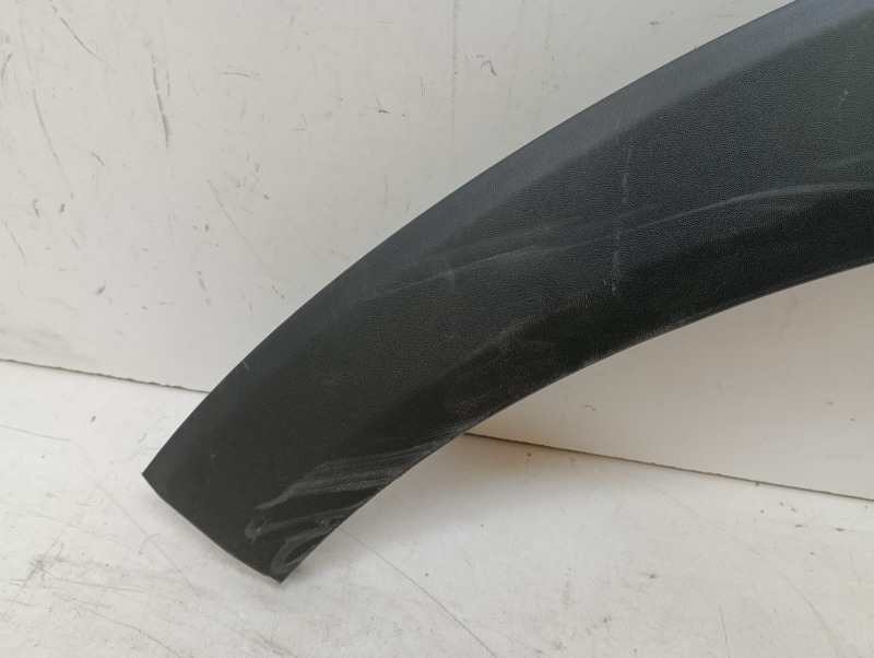 Накладка переднего крыла правого