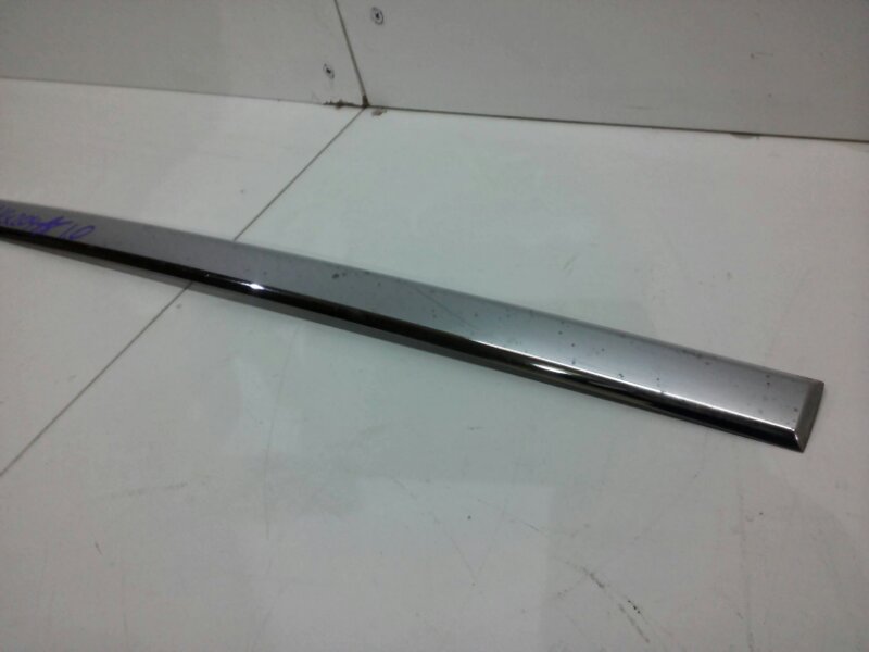 Молдинг задней правой двери