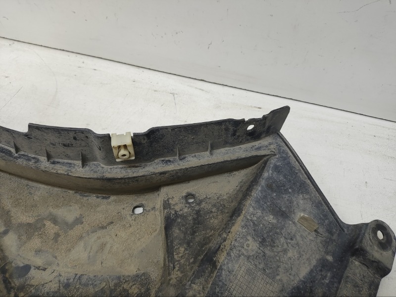 Защита антигравийная правая