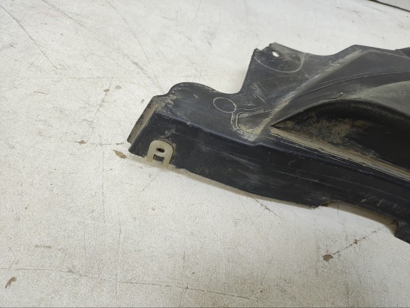 Защита антигравийная правая