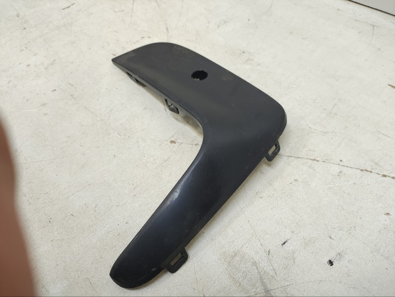 Накладка переднего бампера левая