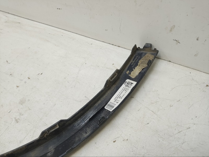 Накладка переднего крыла правого