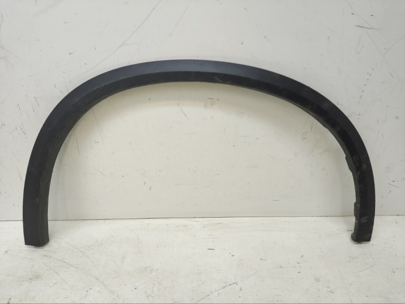 Накладка переднего крыла правого