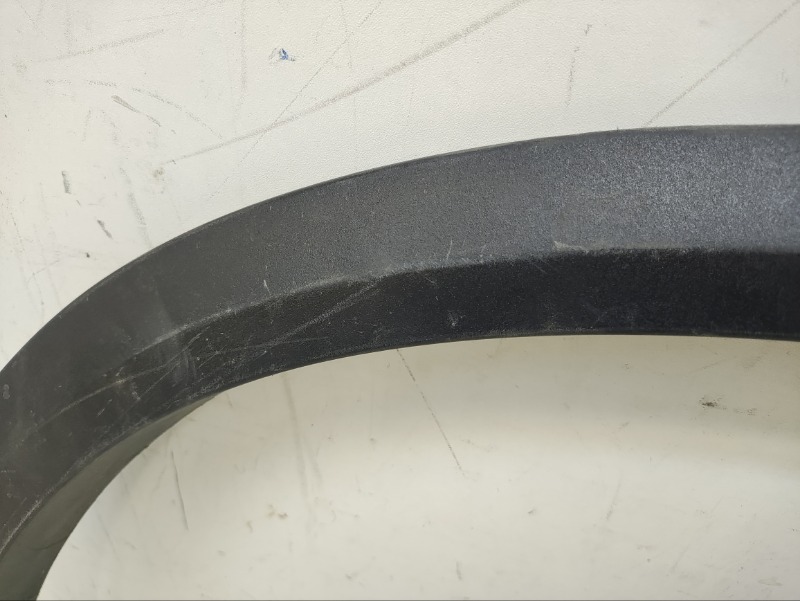 Накладка переднего крыла правого