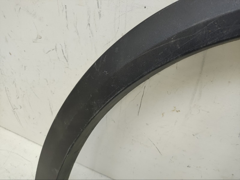 Накладка переднего крыла правого