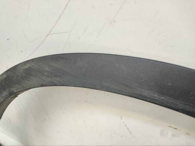 Накладка переднего крыла правого