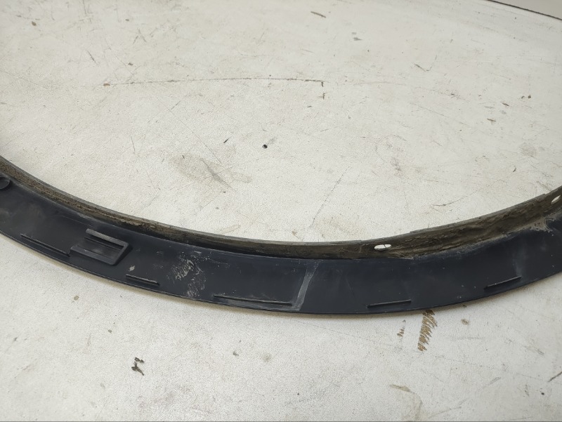 Накладка переднего крыла правого