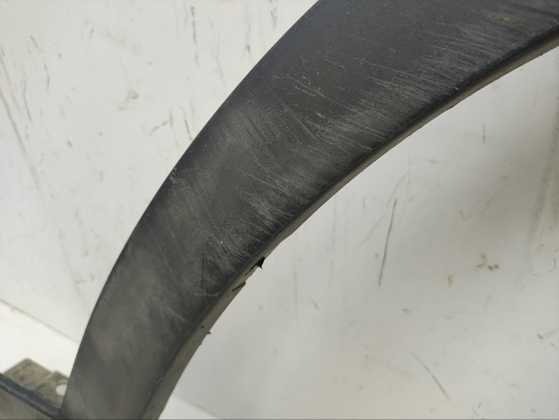 Накладка переднего крыла правого