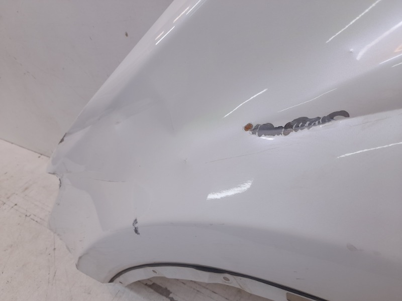 Крыло переднее левое