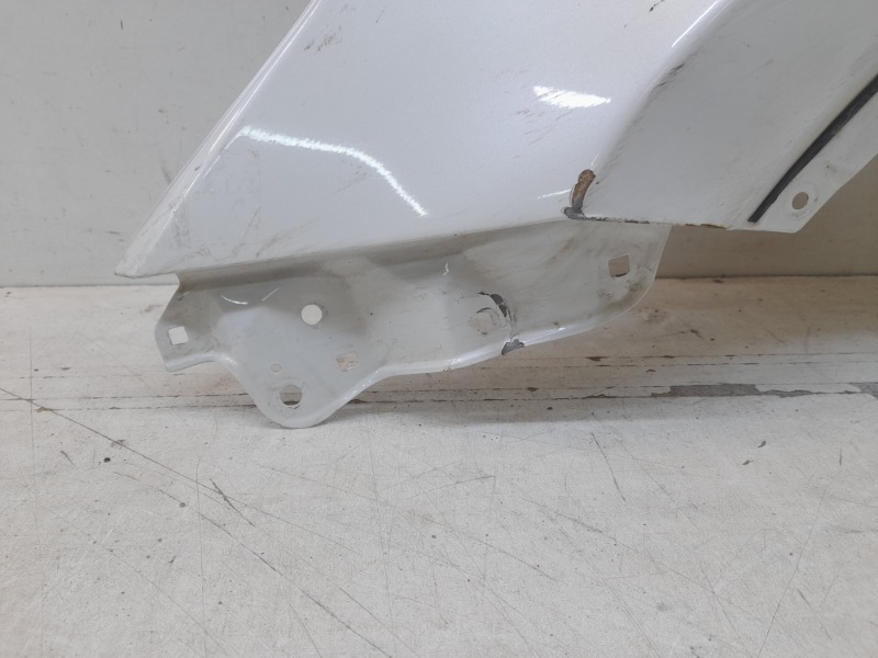 Крыло переднее левое