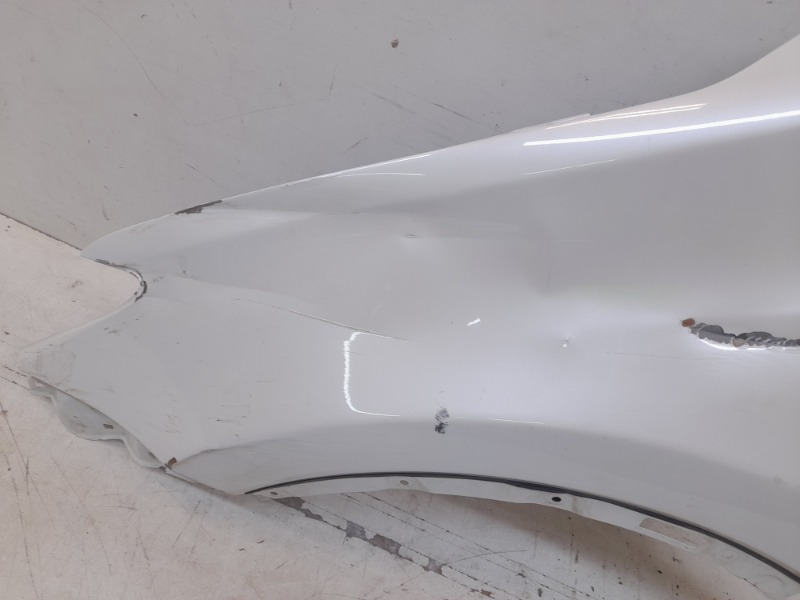 Крыло переднее левое