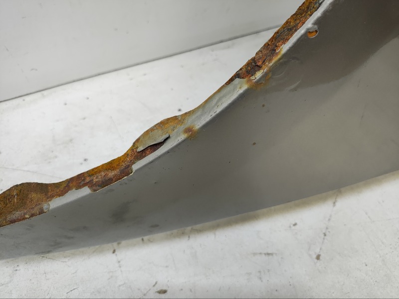 Крыло переднее левое