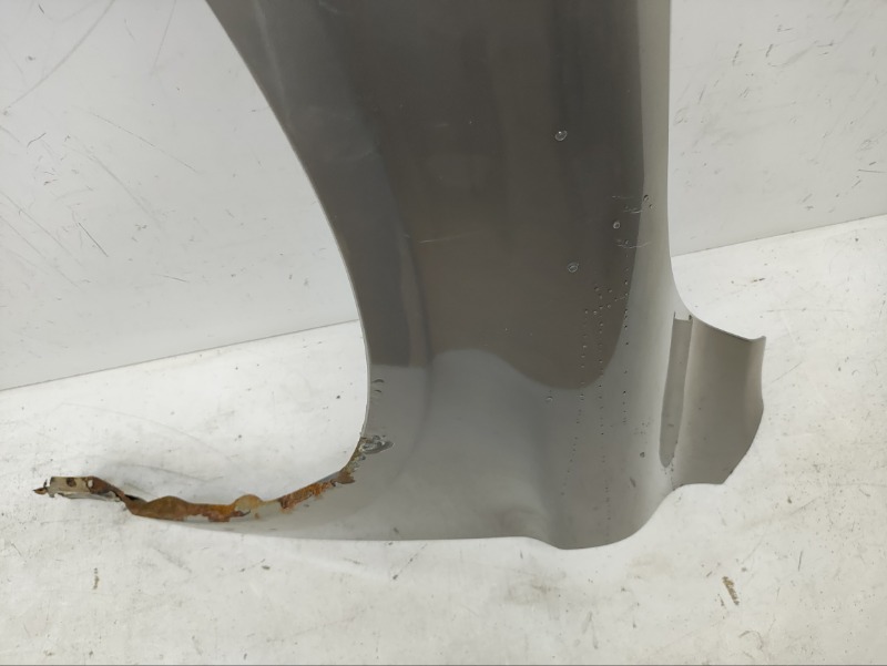 Крыло переднее левое