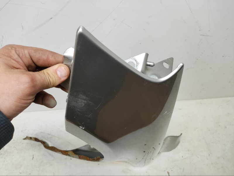 Крыло переднее левое