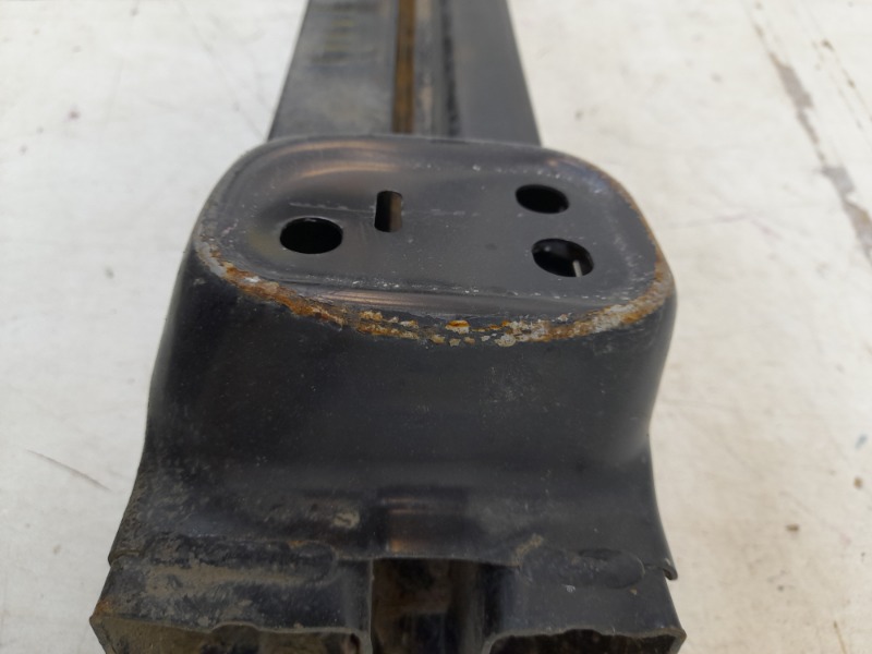 Усилитель заднего бампера