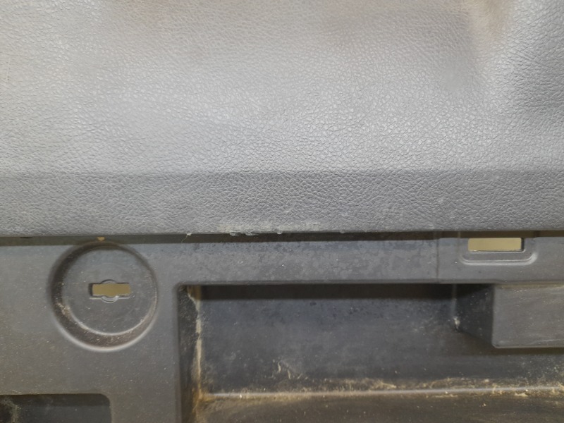 Обшивка крышки багажника